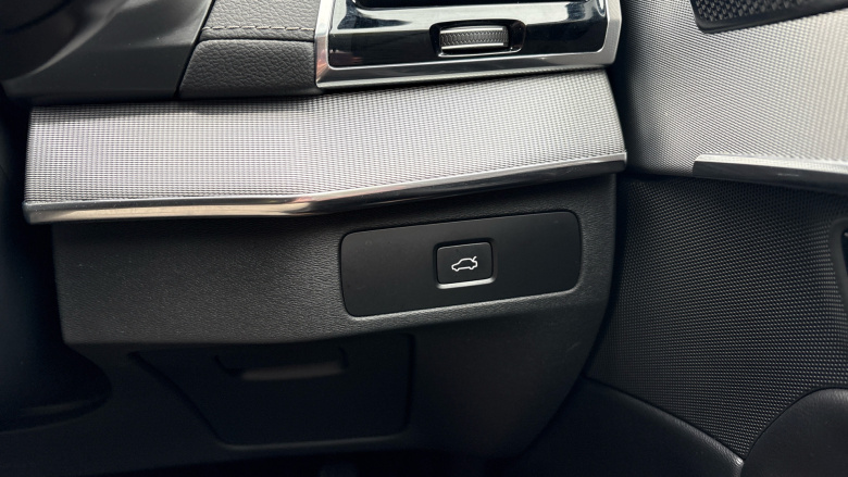 Volvo XC90 2.0 B5D [235] Plus Dark 5dr AWD Geartronic Diesel Estate